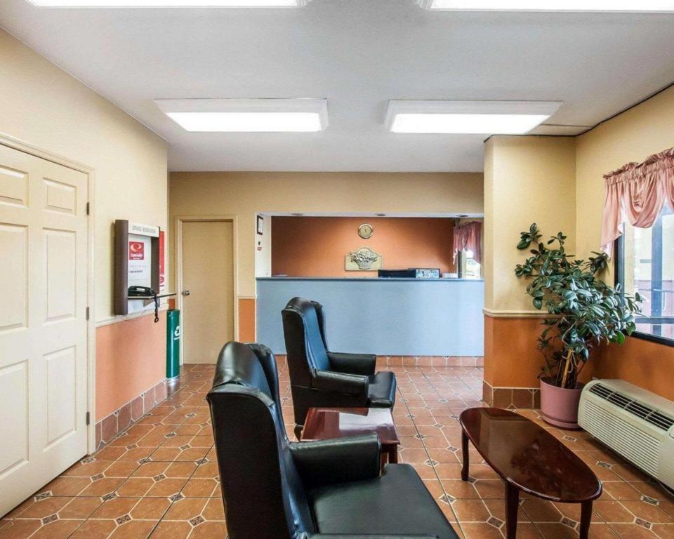 Econo Lodge Inn & Suites I-20, Exit 73 ทัสคาลูซา ภายนอก รูปภาพ