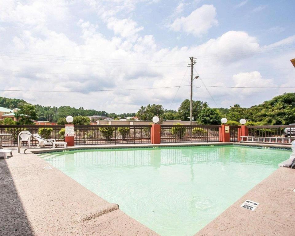 Econo Lodge Inn & Suites I-20, Exit 73 ทัสคาลูซา ภายนอก รูปภาพ