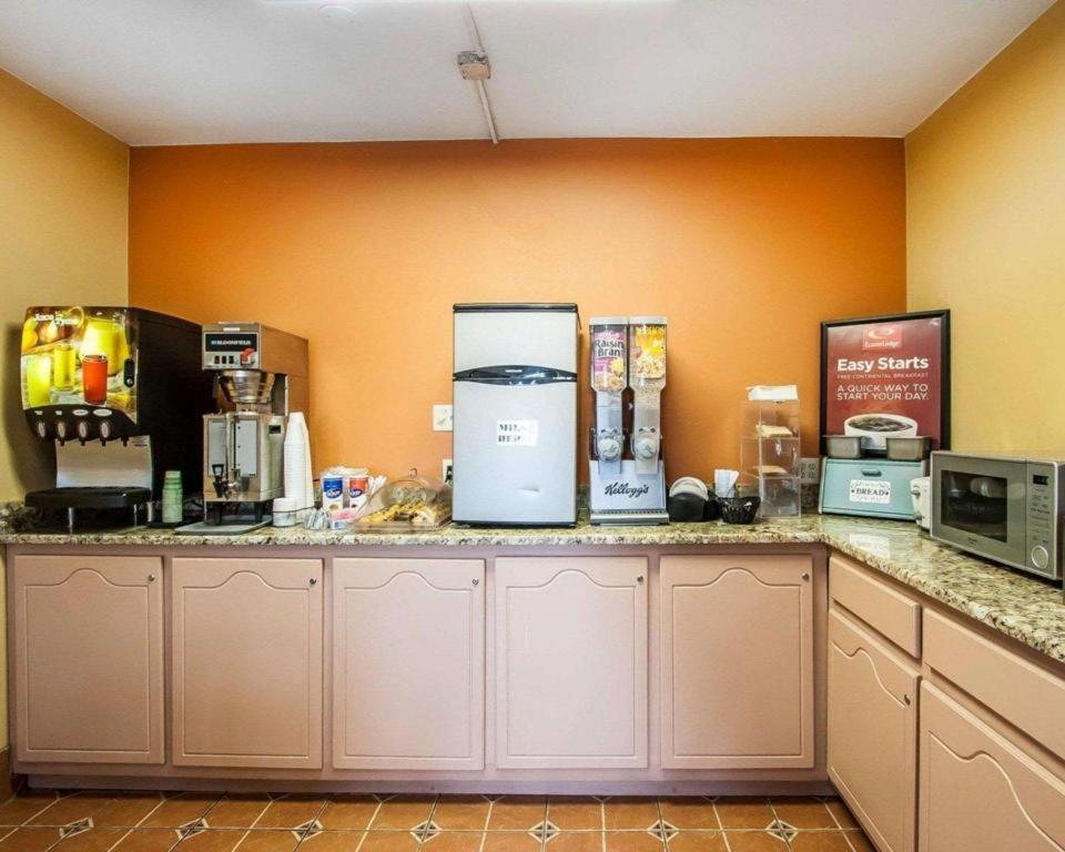 Econo Lodge Inn & Suites I-20, Exit 73 ทัสคาลูซา ภายนอก รูปภาพ
