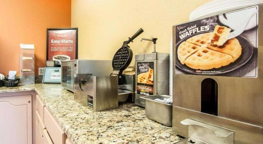 Econo Lodge Inn & Suites I-20, Exit 73 ทัสคาลูซา ภายนอก รูปภาพ