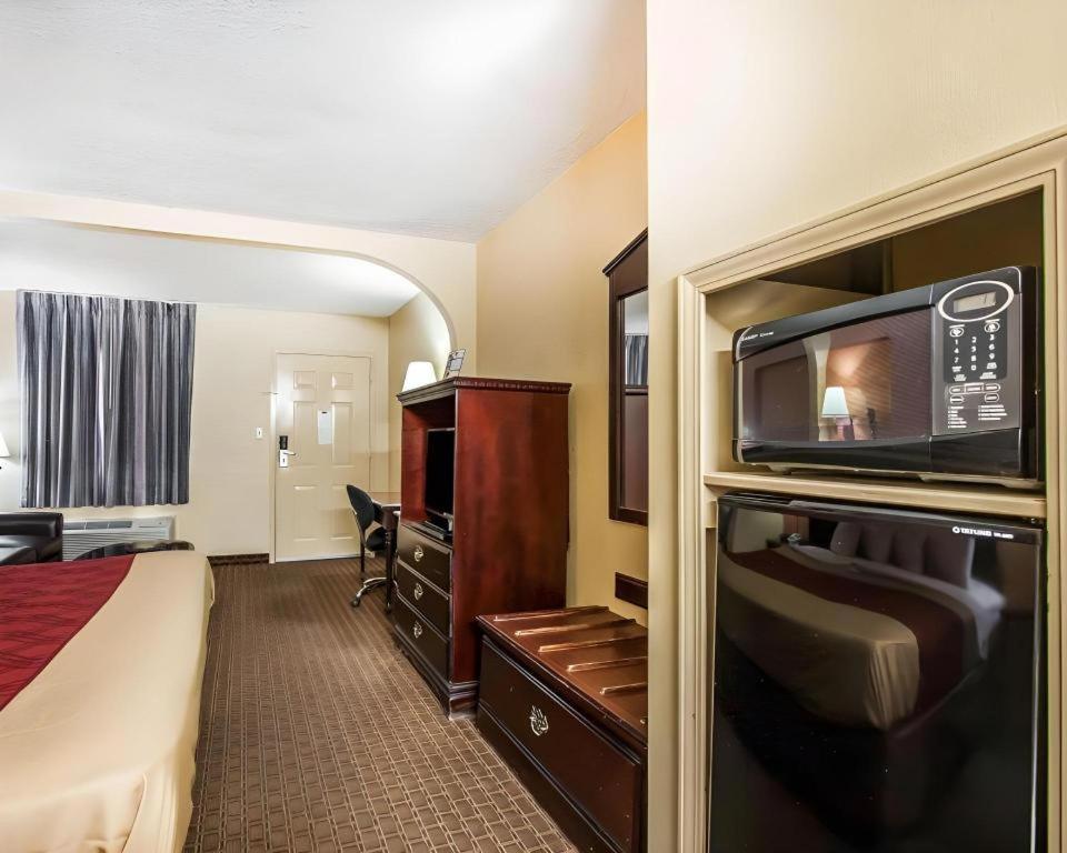 Econo Lodge Inn & Suites I-20, Exit 73 ทัสคาลูซา ภายนอก รูปภาพ