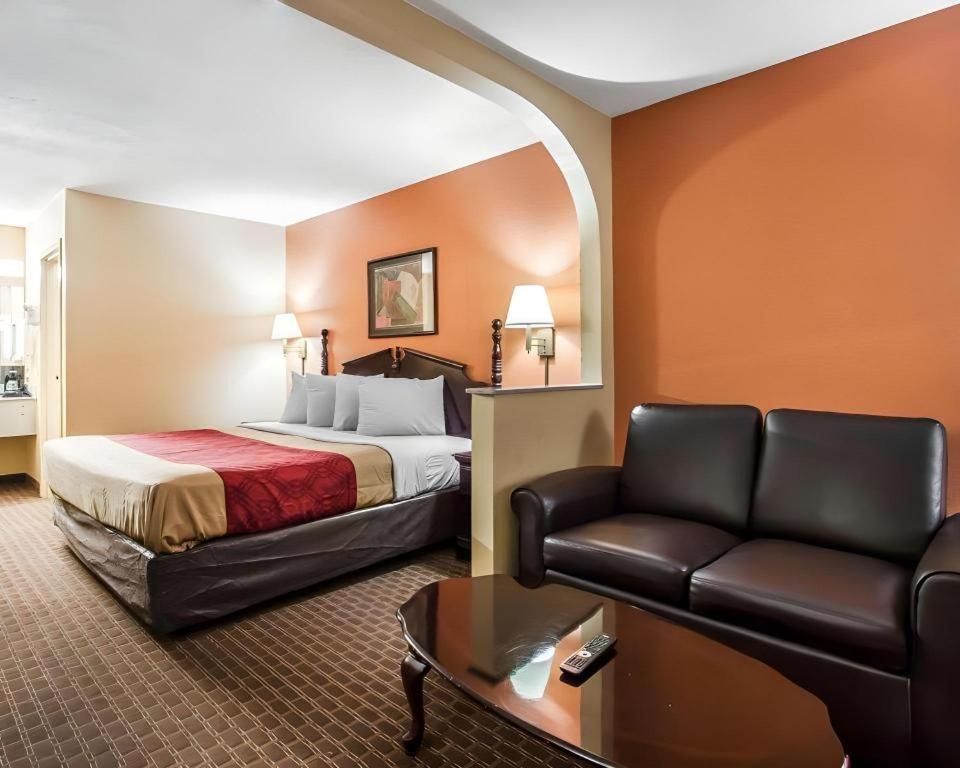 Econo Lodge Inn & Suites I-20, Exit 73 ทัสคาลูซา ภายนอก รูปภาพ