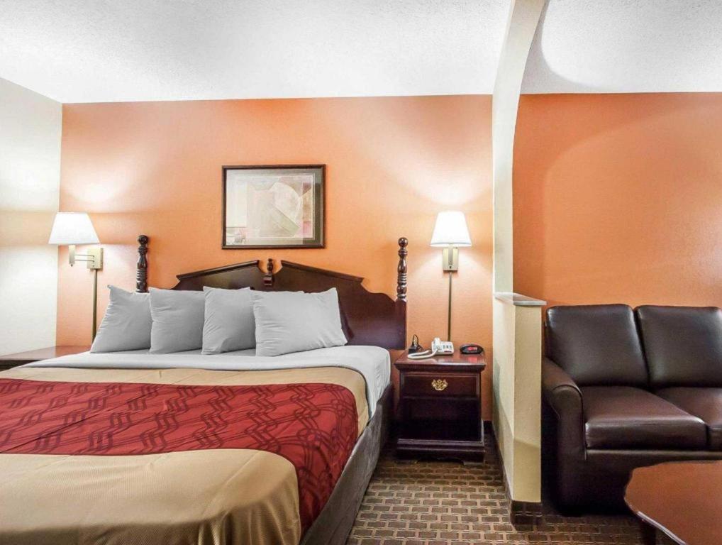 Econo Lodge Inn & Suites I-20, Exit 73 ทัสคาลูซา ภายนอก รูปภาพ