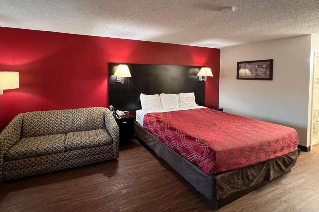 Econo Lodge Inn & Suites I-20, Exit 73 ทัสคาลูซา ภายนอก รูปภาพ