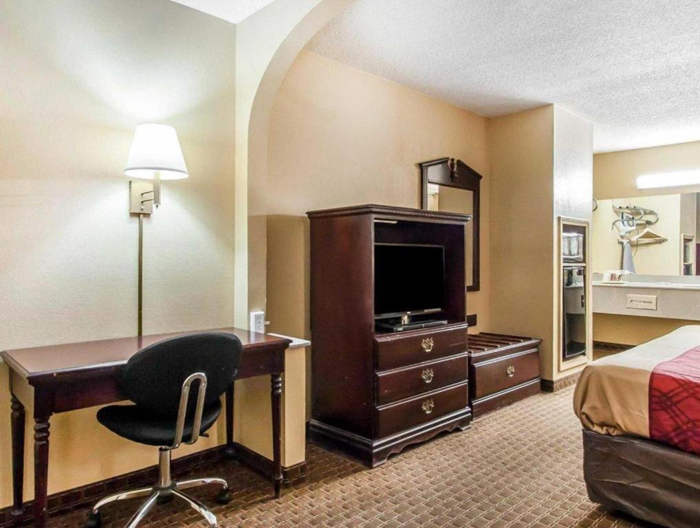 Econo Lodge Inn & Suites I-20, Exit 73 ทัสคาลูซา ภายนอก รูปภาพ