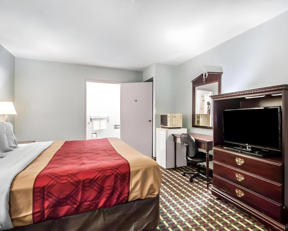 Econo Lodge Inn & Suites I-20, Exit 73 ทัสคาลูซา ภายนอก รูปภาพ