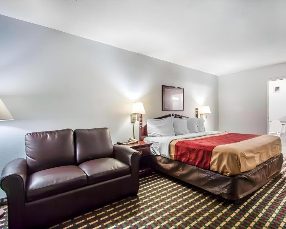Econo Lodge Inn & Suites I-20, Exit 73 ทัสคาลูซา ภายนอก รูปภาพ