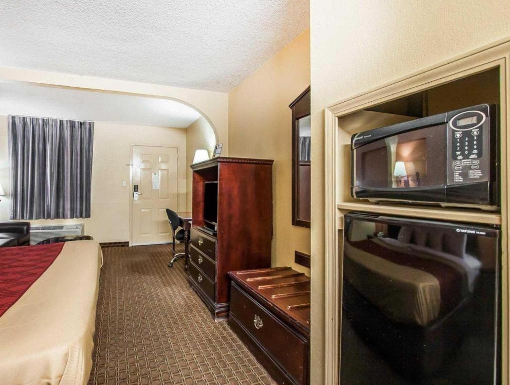 Econo Lodge Inn & Suites I-20, Exit 73 ทัสคาลูซา ภายนอก รูปภาพ