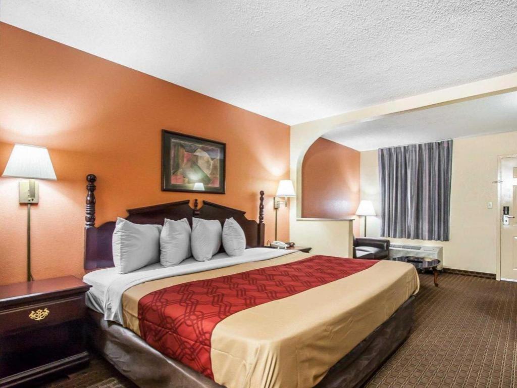 Econo Lodge Inn & Suites I-20, Exit 73 ทัสคาลูซา ภายนอก รูปภาพ