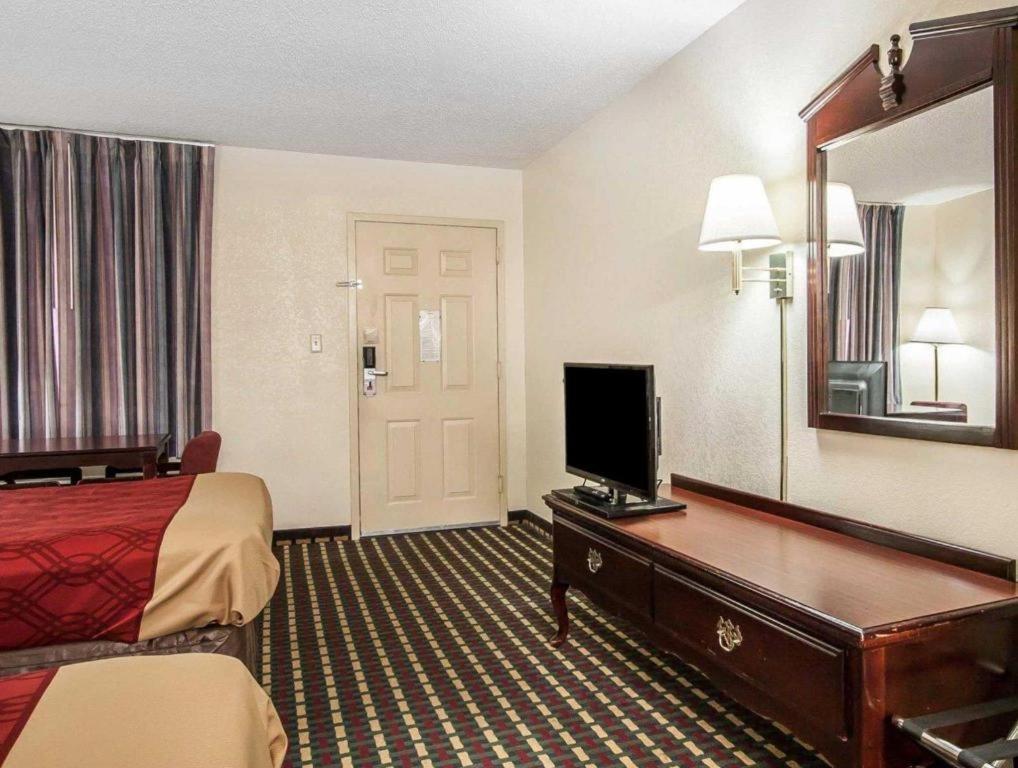 Econo Lodge Inn & Suites I-20, Exit 73 ทัสคาลูซา ภายนอก รูปภาพ
