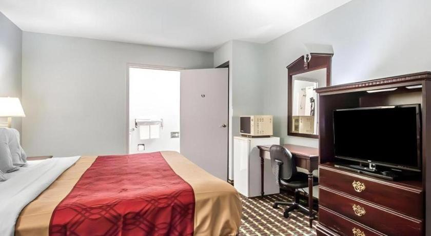 Econo Lodge Inn & Suites I-20, Exit 73 ทัสคาลูซา ภายนอก รูปภาพ