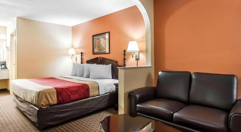 Econo Lodge Inn & Suites I-20, Exit 73 ทัสคาลูซา ภายนอก รูปภาพ