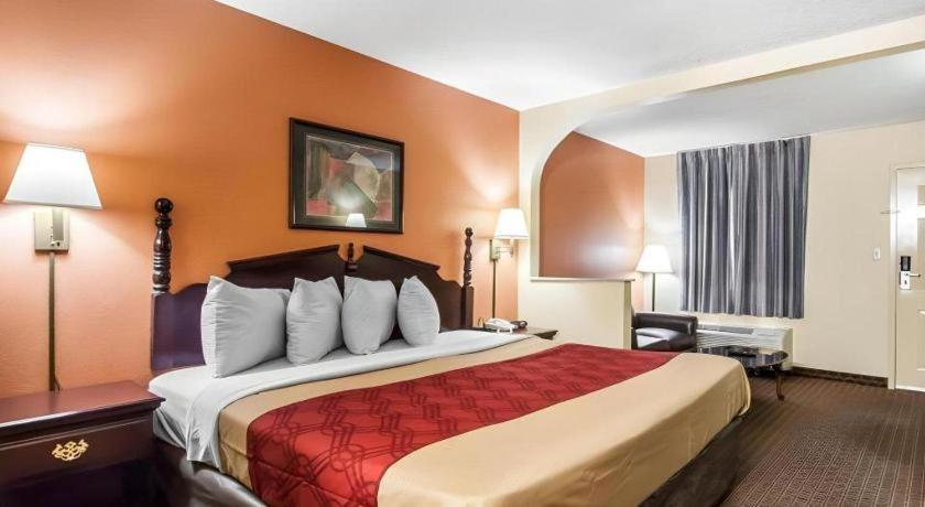 Econo Lodge Inn & Suites I-20, Exit 73 ทัสคาลูซา ภายนอก รูปภาพ