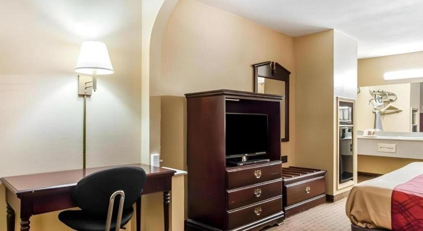 Econo Lodge Inn & Suites I-20, Exit 73 ทัสคาลูซา ภายนอก รูปภาพ