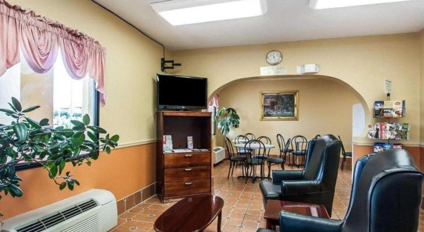 Econo Lodge Inn & Suites I-20, Exit 73 ทัสคาลูซา ภายนอก รูปภาพ
